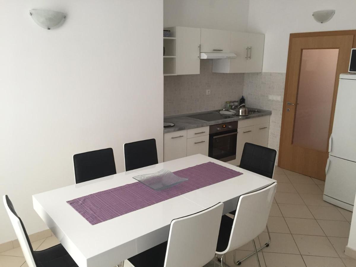 Apartment Noel 罗戈兹尼察 外观 照片